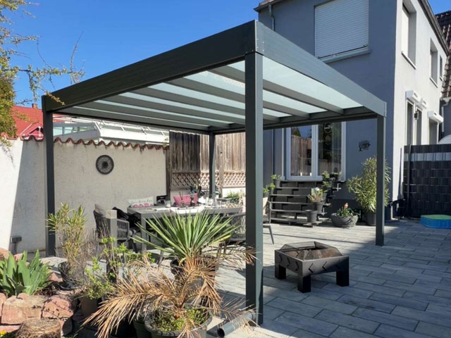 Hochwertige Terrassenüberdachung mit Verbundsicherheitsglas